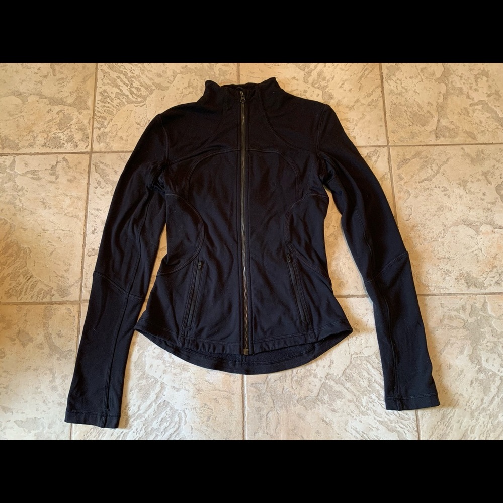 Lululemon black warmup full-zip jacket, ladies size 6 with two zip pockets